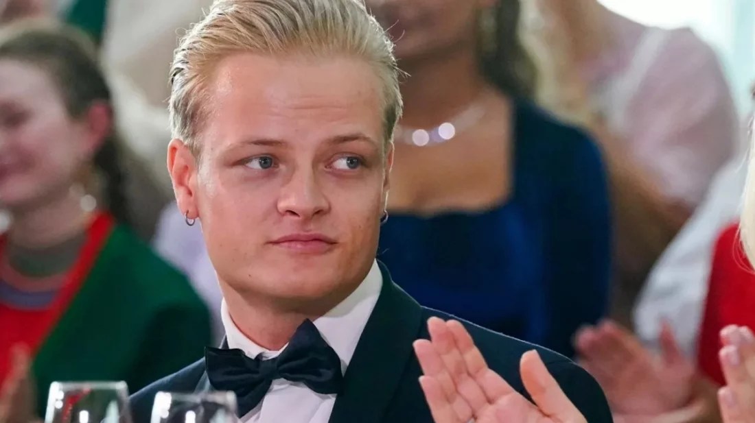 নরওয়ের ক্রাউন প্রিন্সের ছেলে ধর্ষণের অভিযোগে গ্রেপ্তার